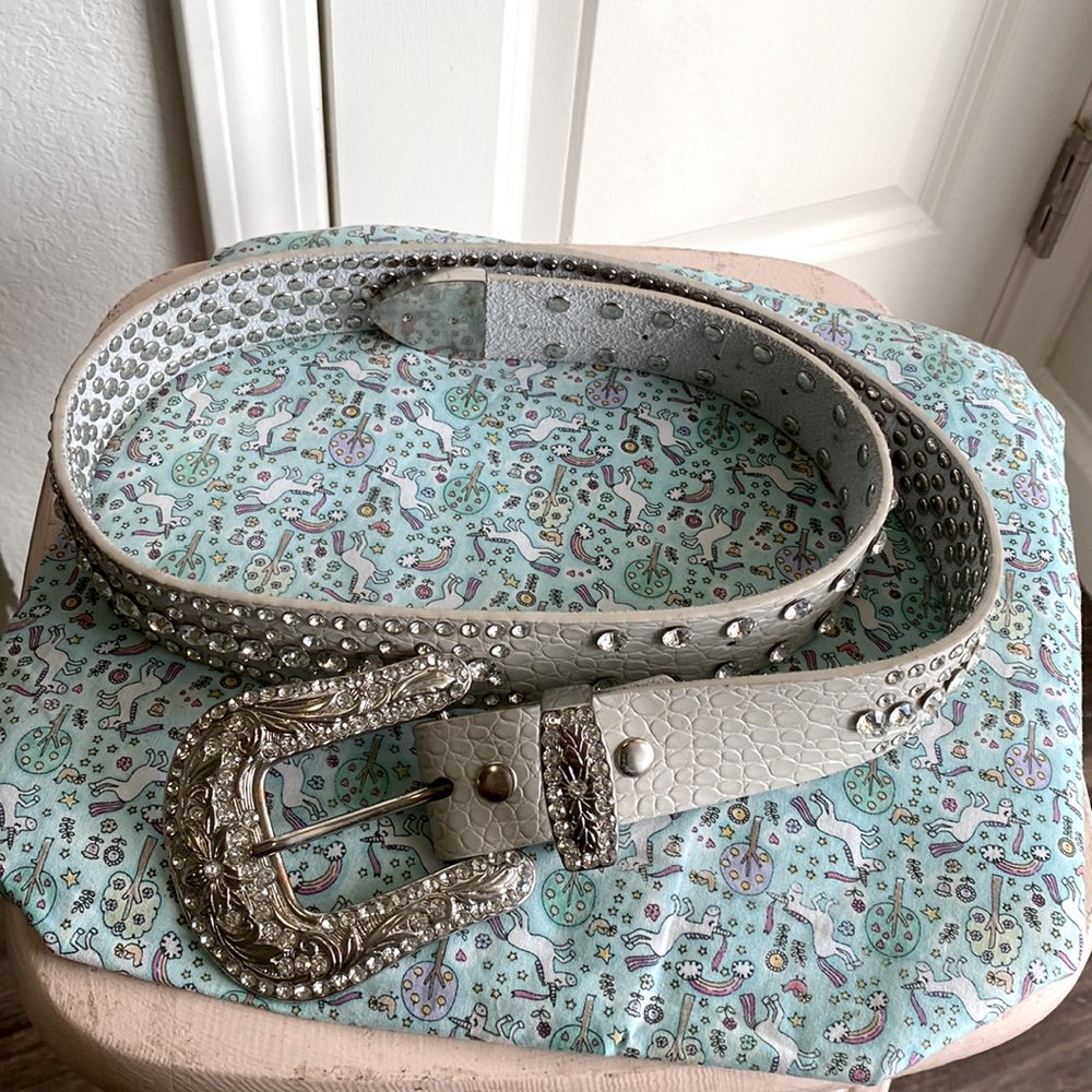 Leather Embossed Bedazzled Western Belt M